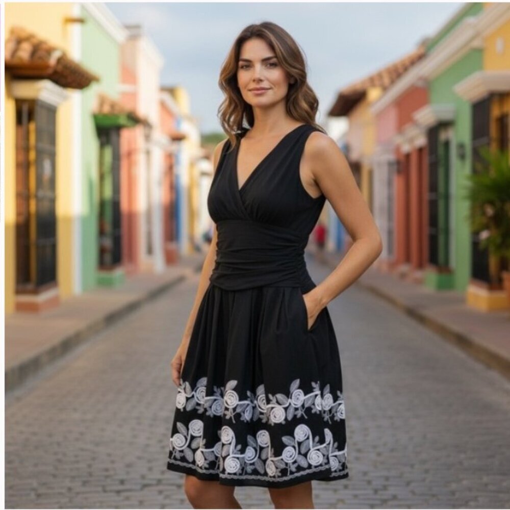 Laura Petites - Black/white Fit and flare with white rose skirt - 10P - china
